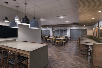 fairfield inn and suites by marriott st louis downtown