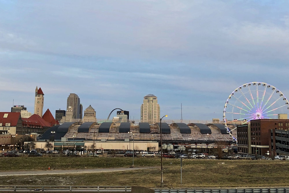 fairfield inn and suites by marriott st louis downtown