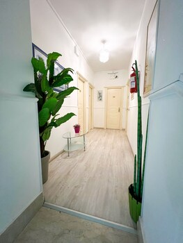 Hotel Como,Near Archaeological Park Of Neapolis,3 star