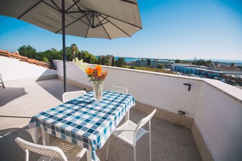 Hotel Como,Near Archaeological Park Of Neapolis,3 star