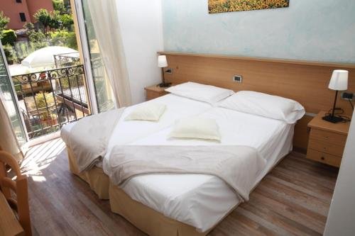 hotel lauro