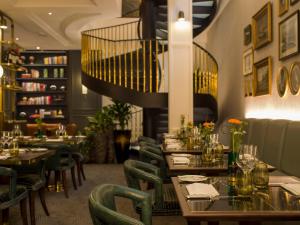 The Guardsman,1 Vandon Street,5 star