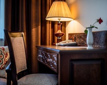 Orient Star Hotel,Near Khazrat-Khizr Mosque,3 star