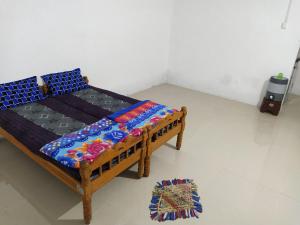 Madhav Farmhouse,Rajkot>>Junagadh,1 star