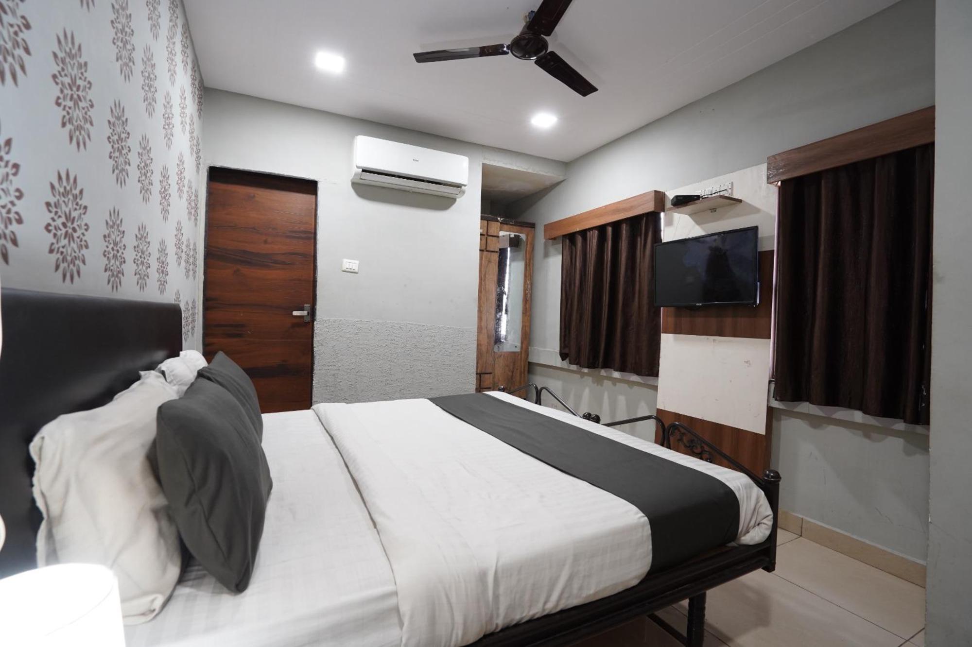 Hotel Sai Inn,Naroda>>Ahmedabad,2 star