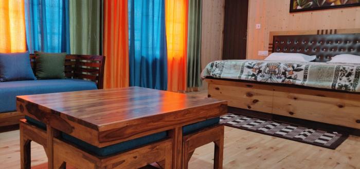 the alpinist cafe and retreat