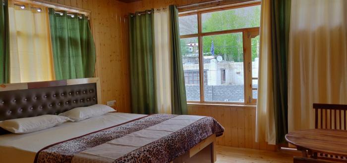 the alpinist cafe and retreat