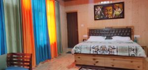 the alpinist cafe and retreat