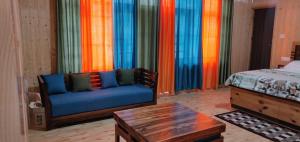 the alpinist cafe and retreat