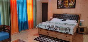 the alpinist cafe and retreat