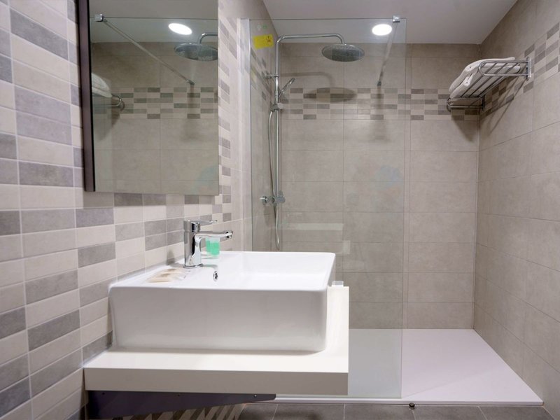 hostal anna benidorm