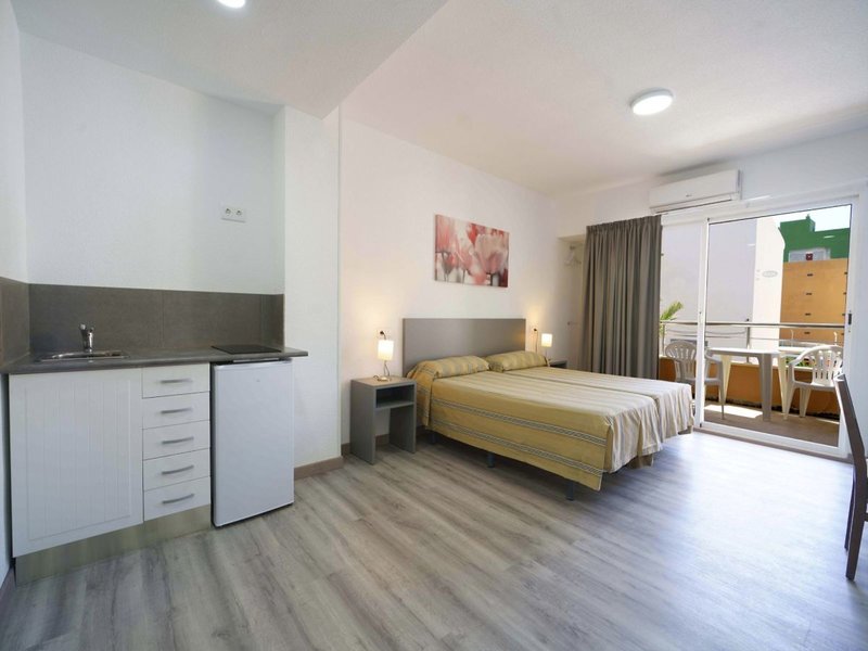 hostal anna benidorm