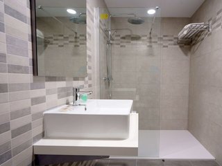 hostal anna benidorm