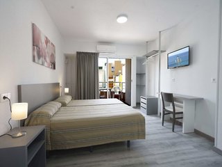 hostal anna benidorm