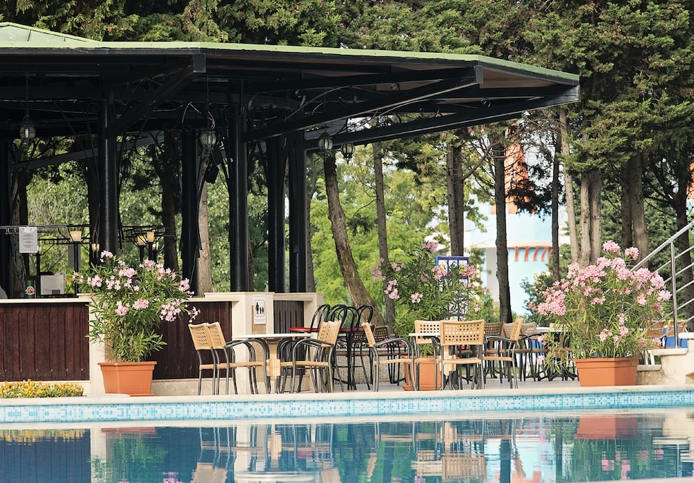 sol nessebar palace all inclusive