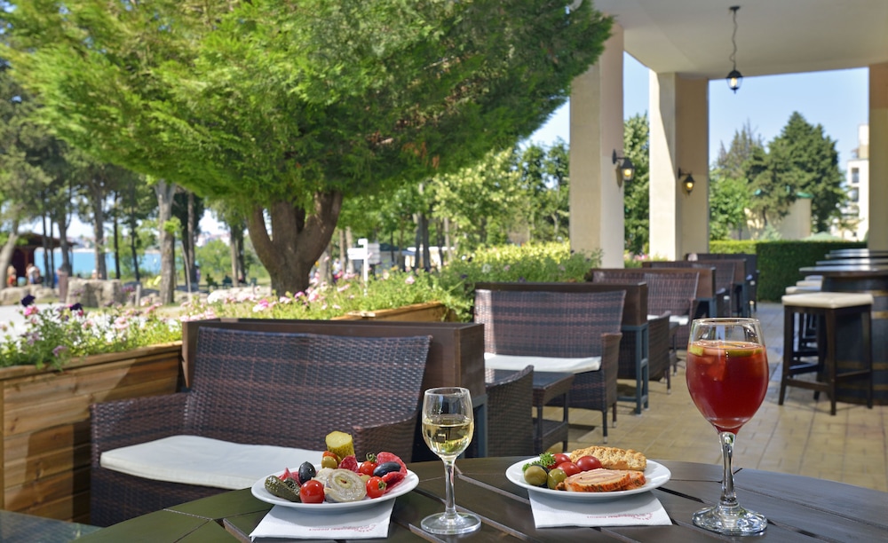 sol nessebar palace all inclusive
