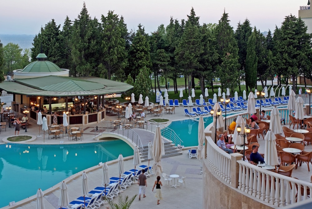 sol nessebar palace all inclusive