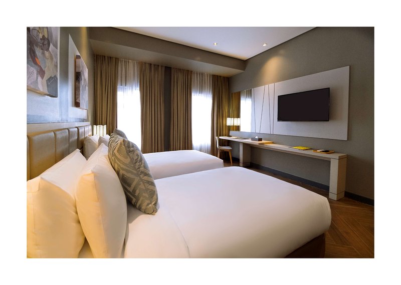 summit hotel greenhills