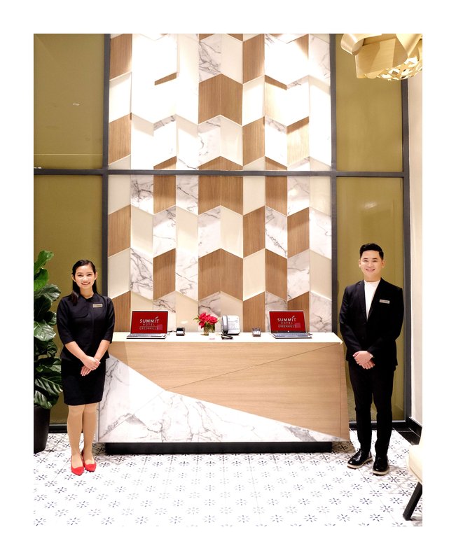 summit hotel greenhills