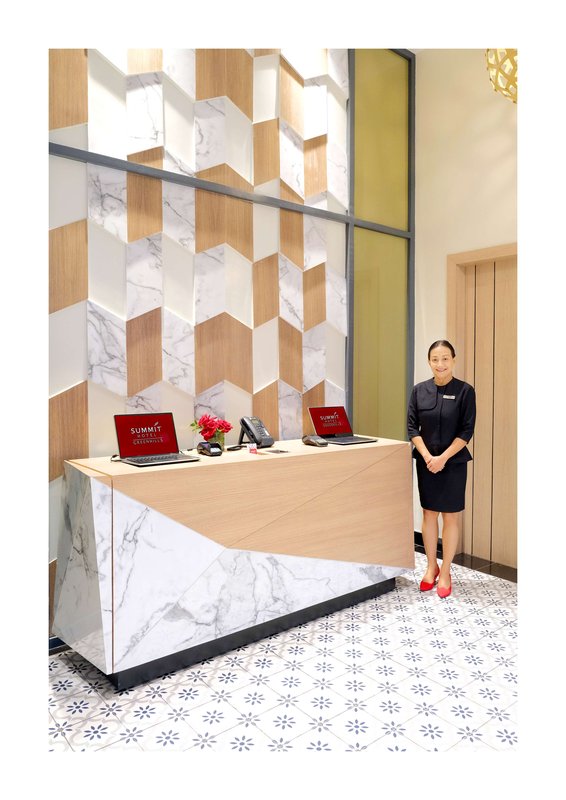 summit hotel greenhills