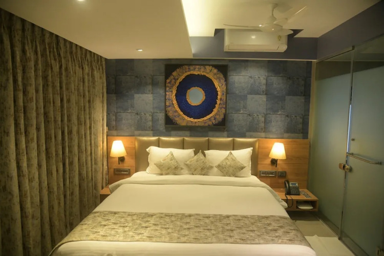 hotel bindra supremacy