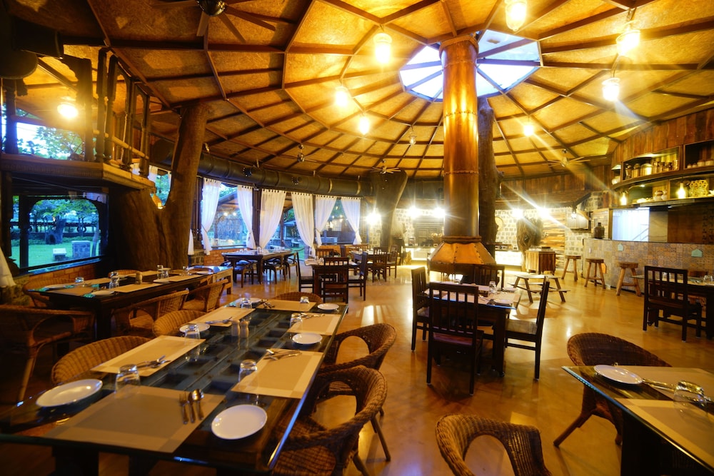 regenta resort aranyaani