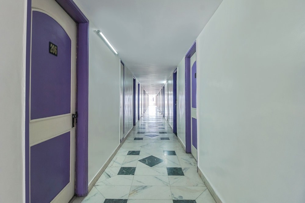 oyo 60852 hotel residency park