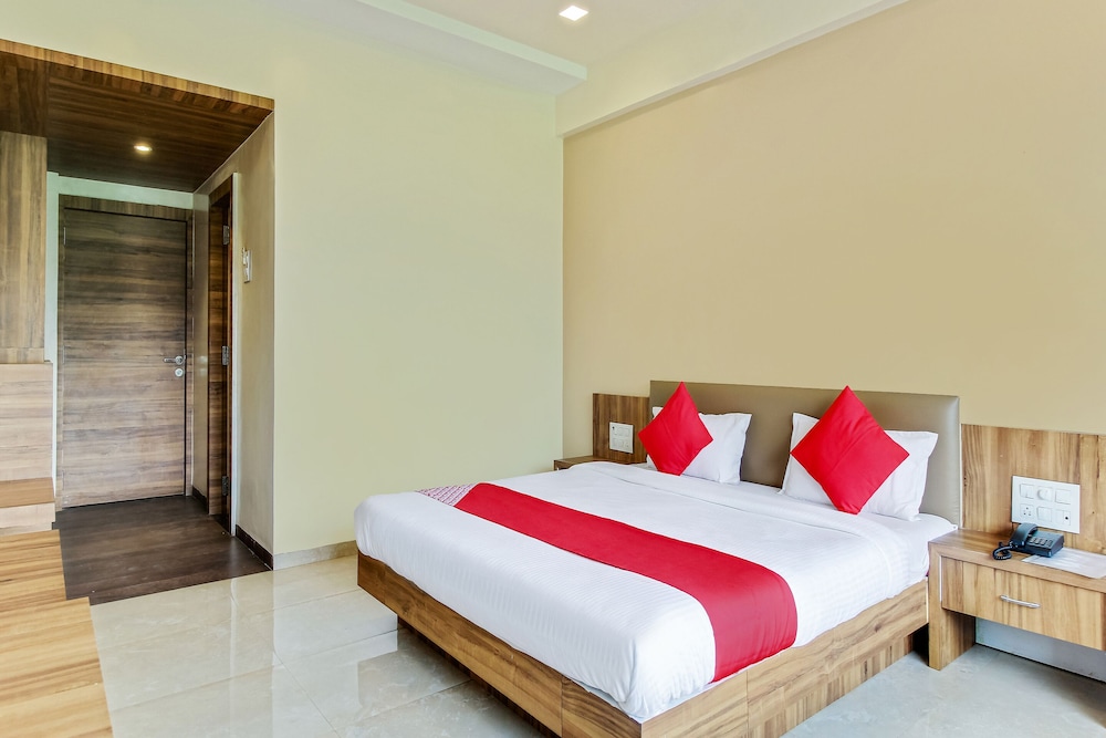 oyo 60852 hotel residency park