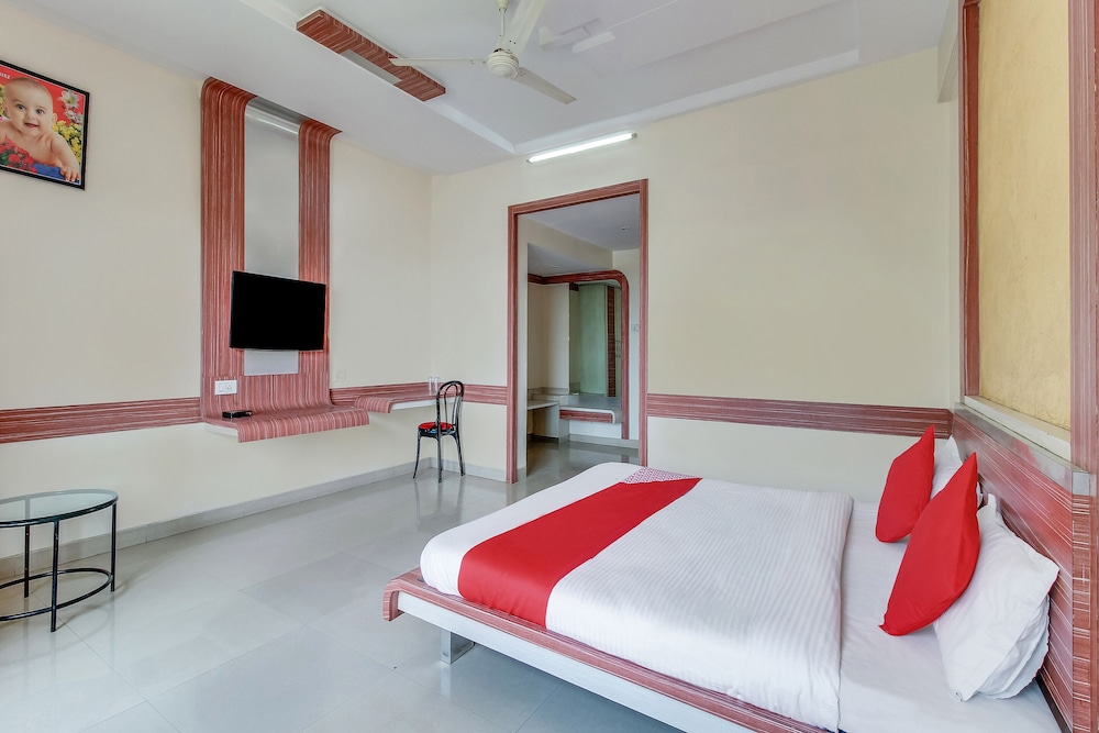 oyo 60852 hotel residency park