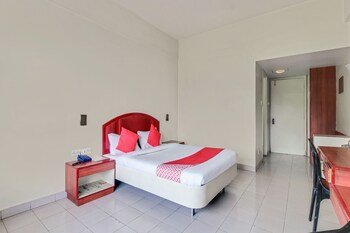 oyo 60852 hotel residency park