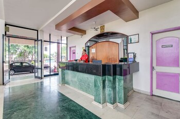 oyo 60852 hotel residency park