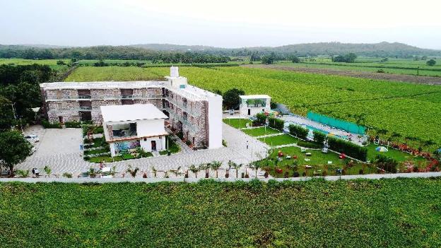 carina retreat resort