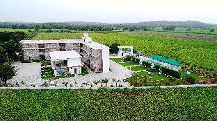 carina retreat resort