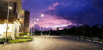 carina retreat resort