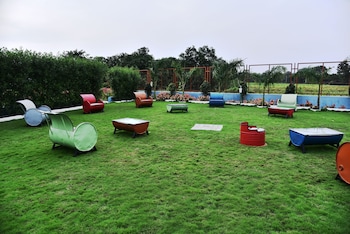 carina retreat resort
