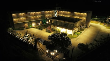carina retreat resort