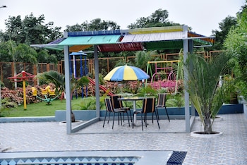 carina retreat resort