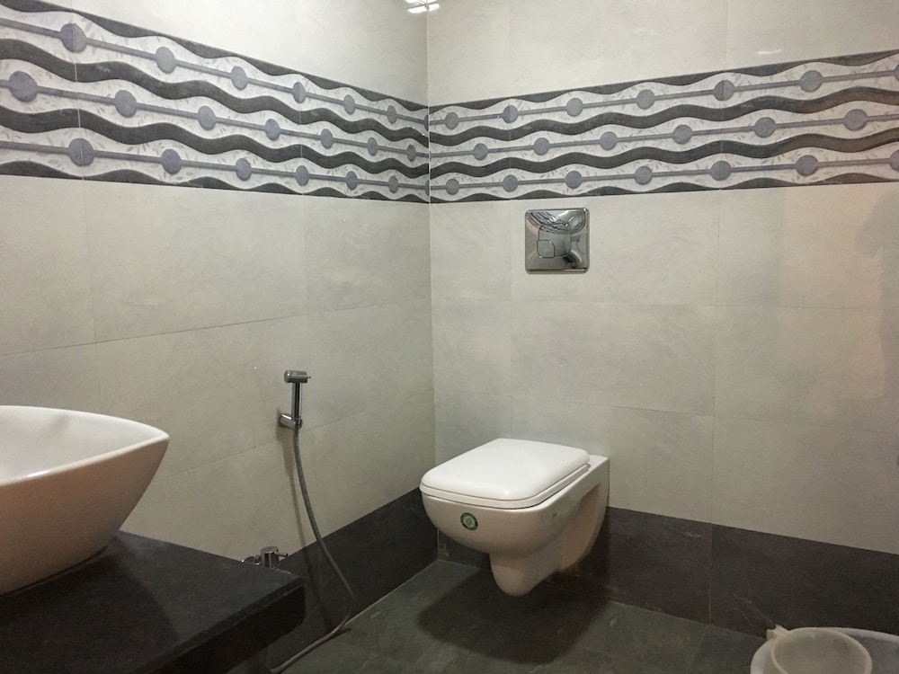 Hotel Hari Palace,Civil Lines, Jhansi,3 star