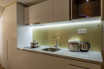 golden tree hotel and apartment by zuzu