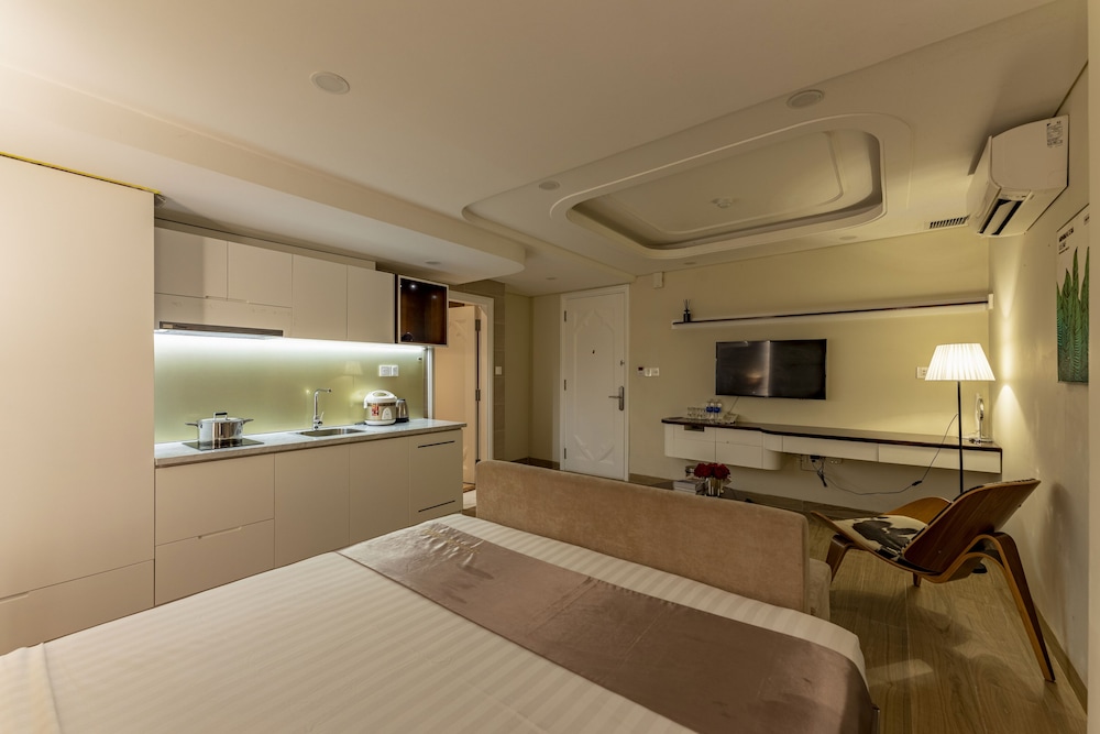 golden tree hotel and apartment by zuzu