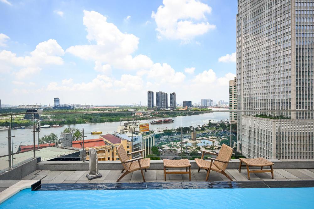 sky gem central hotel