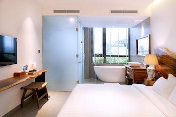 sky gem central hotel