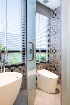 sky gem central hotel