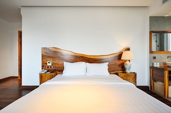 sky gem central hotel