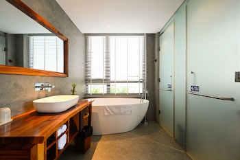 sky gem central hotel