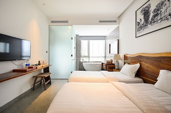 sky gem central hotel