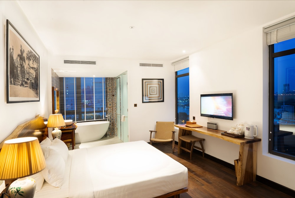 sky gem central hotel