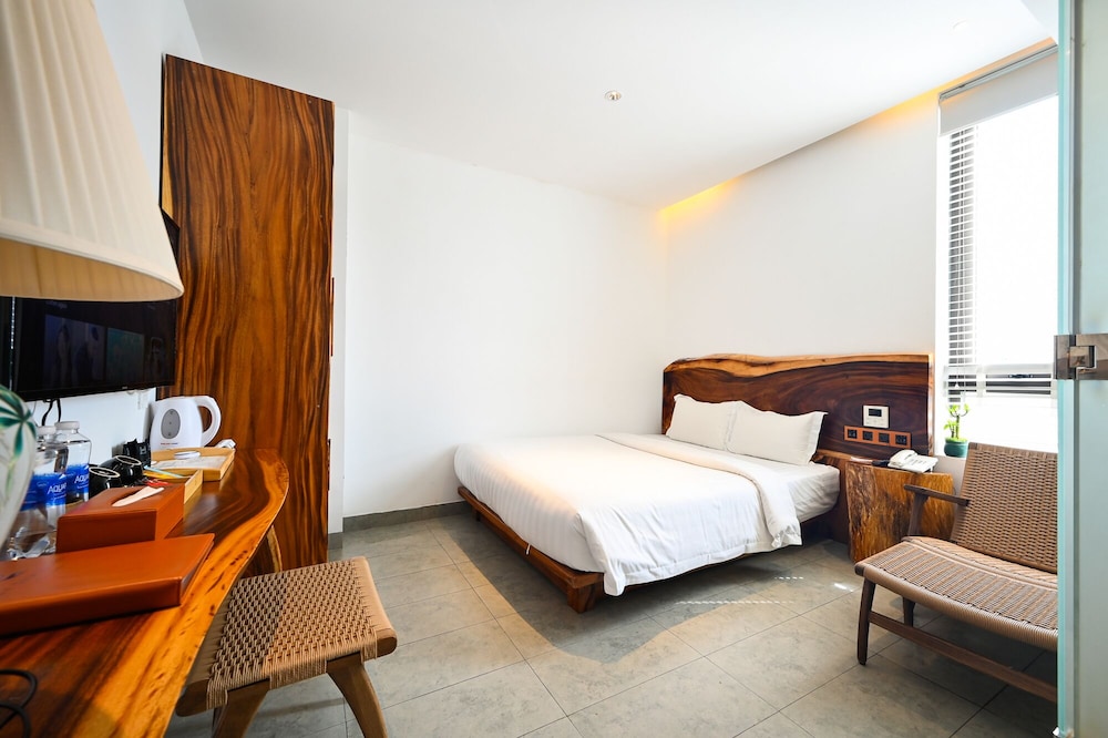 sky gem central hotel