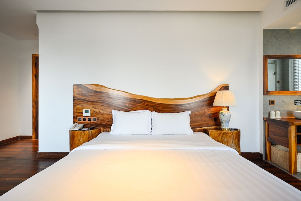 sky gem central hotel