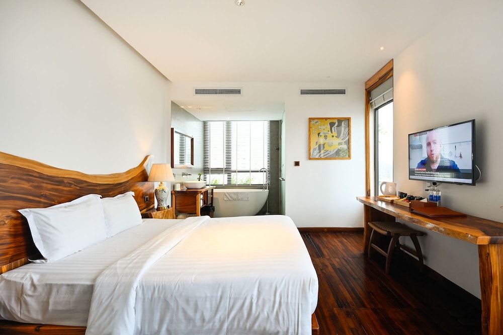 sky gem central hotel